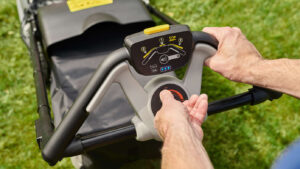 HONDA KOMFORT HRX 537 HZ benzinmotoros fűnyíró 53 cm, automata szivató, műanyag alváz, hidrosztatikus szelep, késkuplung, Versamow mulcsozás, elektromos indítás - Image 5