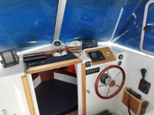 BENETTEAU ANTARES 6.2 kabinos motorcsónak - gyártási év 1999 - Image 6