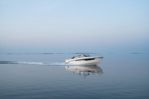 YAMARIN 80 DC 2024 motorcsónak - Image 9