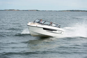 YAMARIN 63 DC 2023 motorcsónak - Image 7