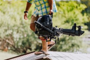 Tohatsu MFS 6D SS külső csónakmotor 12 literes külső tartállyal - Image 2