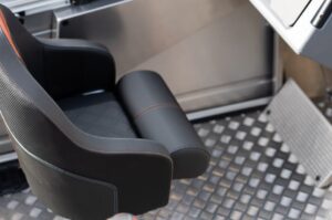 BUSTER LX 2024 dupla konzolos motorcsónak 5,13 m + YAMAHA F60 FETL - Image 9