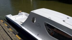 AQUA SYBB TISZA TFBF-06 üvegszálas, dupla fenekű horgászcsónak kabinnal - 550x160x58cm - Image 4