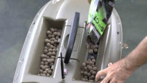 SPORTS M2 etetőcsónak 4 kg-os etetőtartállyal - Image 9