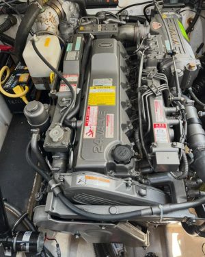 CROWNLINE 250 CR (2009) – Kabinos motorcsónak gazdag felszereltséggel és YANMAR 6LPA315 dízelmotorral - Image 12