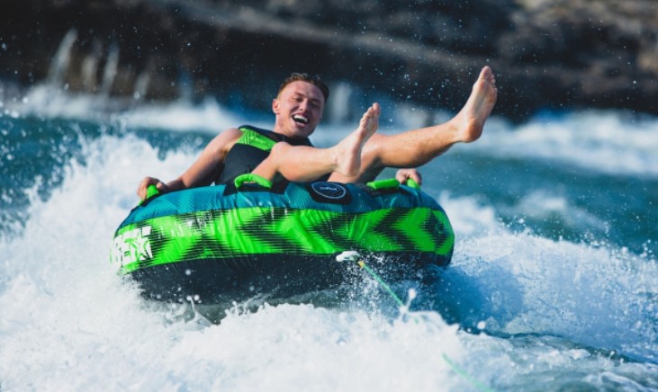 Tengerészgyalogos család hátulnézete